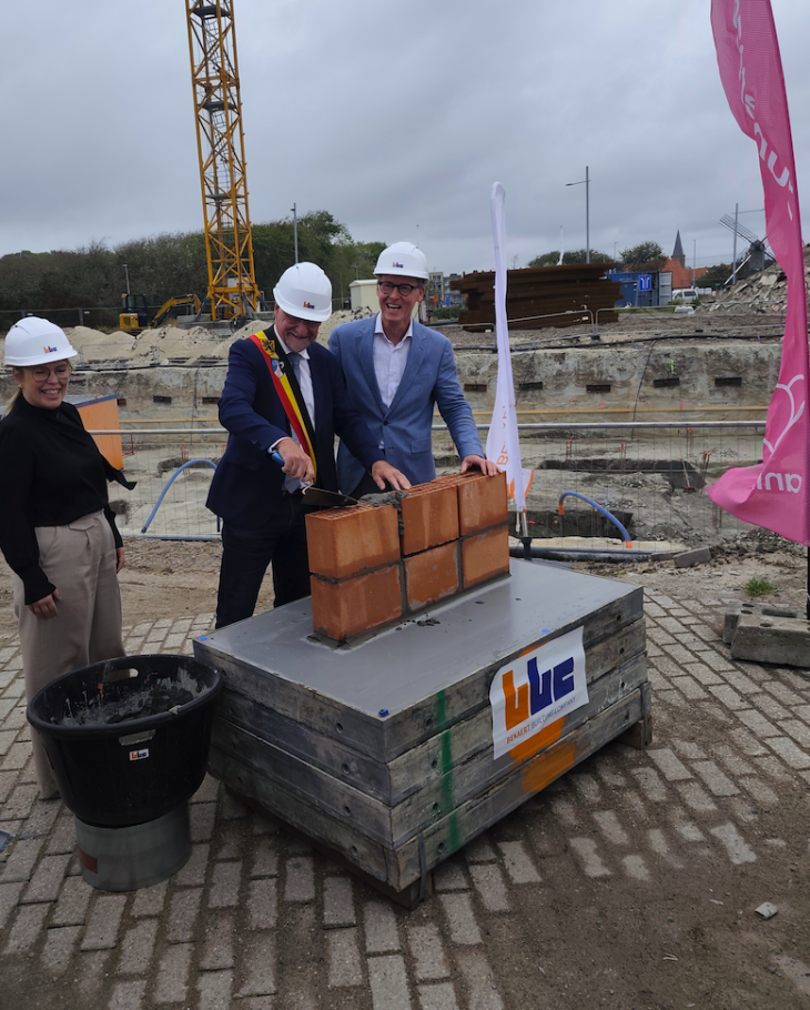 duneroze-eerste-steenlegging-wenduine De eerste steen voor WZC Duneroze is gelegd!