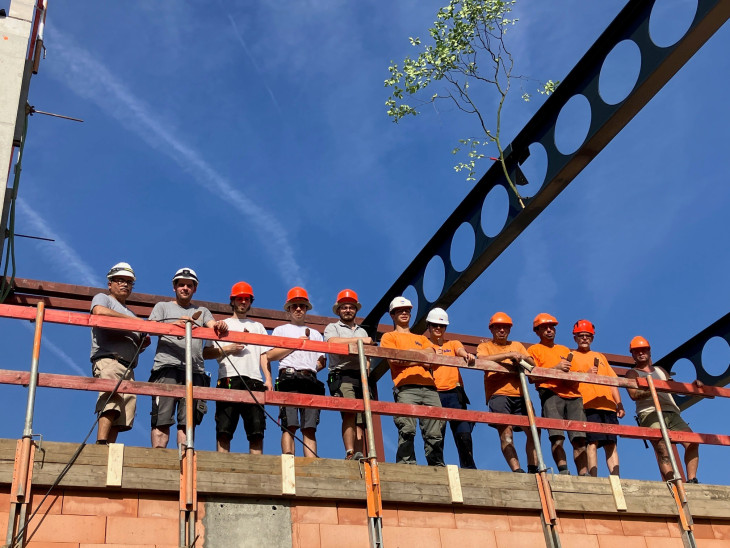 Nieuwe mijlpaal voor basisschool Sint-Jozef Wetteren Meiboom (2) Nieuwe mijlpaal voor basisschool Sint-Jozef Wetteren