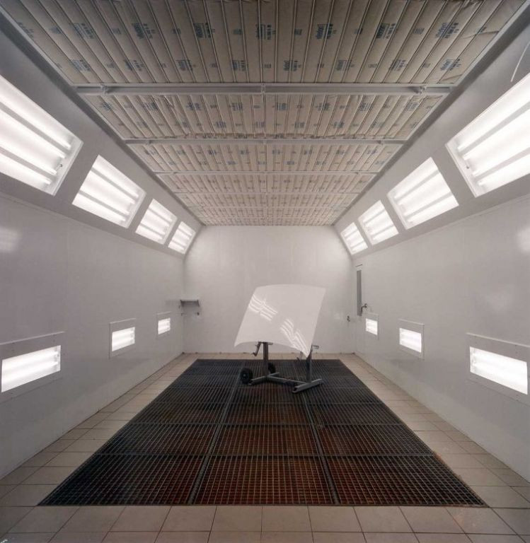 Cabine met verticale ventilatie via vloerafzuiging Cabine met verticale ventilatie via vloerafzuiging