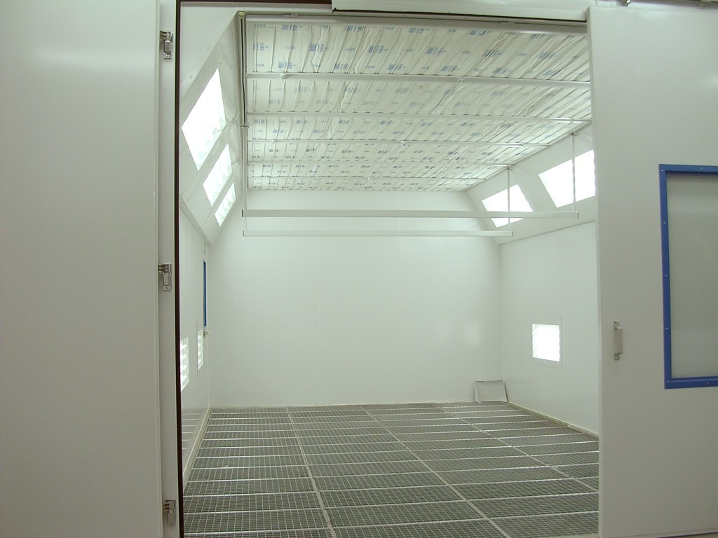 Autocabine met verticale ventilatie en ophangbeugels Autocabine met verticale ventilatie en ophangbeugels