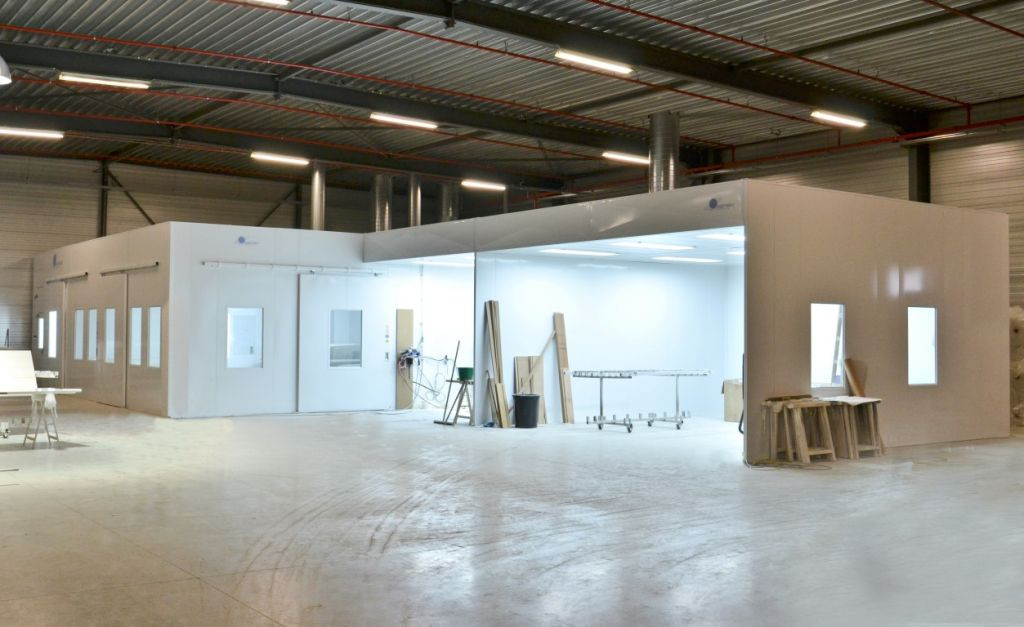 All the machinery necessary to dye wooden furniture: Sanding area, primer spray booth, paint booth, drying booth, mixing room All the machinery necessary to dye wooden furniture: Sanding area, primer spray booth, paint booth, drying booth, mixing room