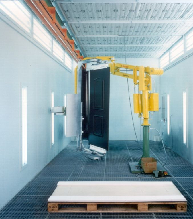Robot to manipulate wooden doors Robot to manipulate wooden doors