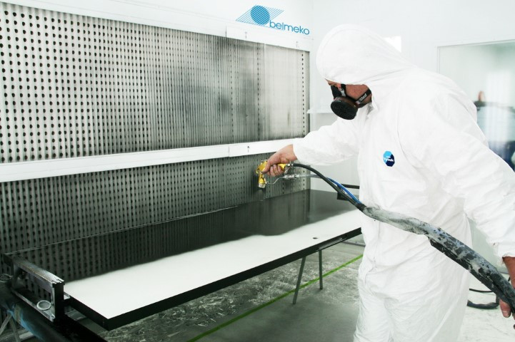 Paint finishing equipment for woodworking industry with high gloss paint Paint finishing equipment for woodworking industry with high gloss paint