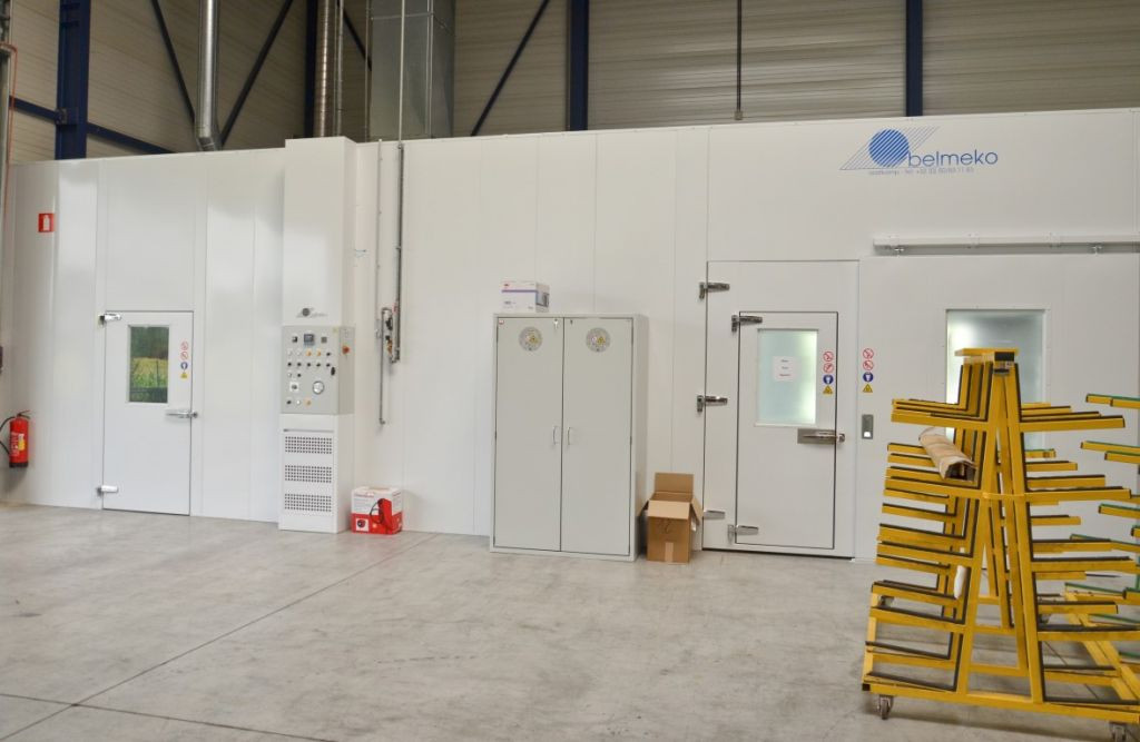 Paint mixing laboratory with spraybooth resulting in a nice looking paint shop Paint mixing laboratory with spraybooth resulting in a nice looking paint shop