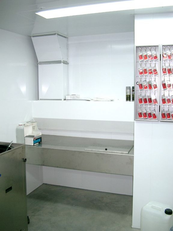 Mixing table with extraction in stainless steel Mixing table with extraction in stainless steel