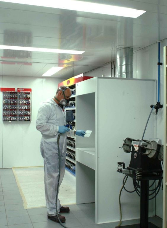 Spray wall for small samples
