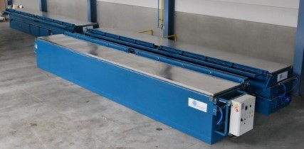 Nijverheidsoven op maat gebouwd waarbij men de lange buizen via rolbrug laadt Nijverheidsoven op maat gebouwd waarbij men de lange buizen via rolbrug laadt