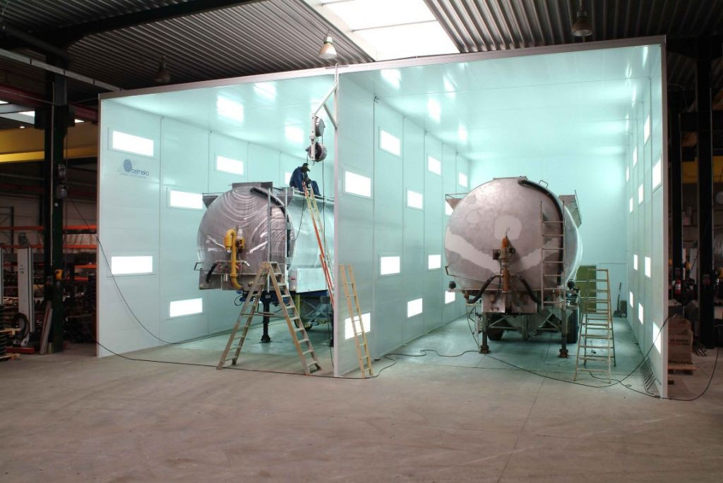 Sanding booth for big metal constructions