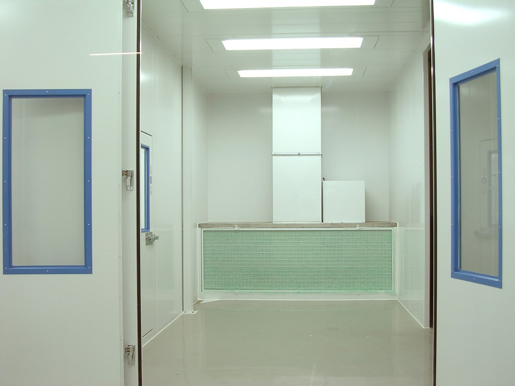 Dust control booth