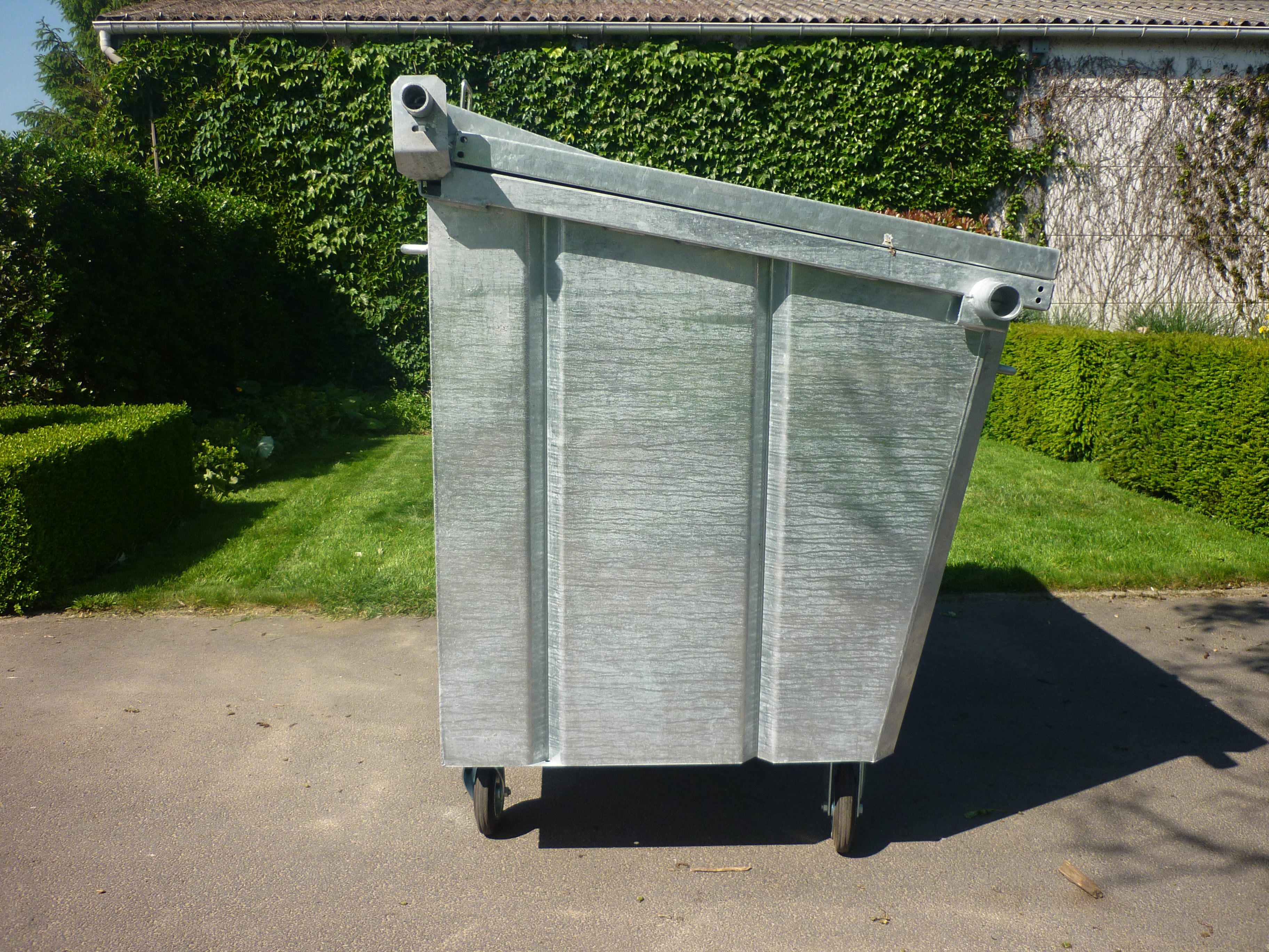 Rolcontainer 2500L zijkant