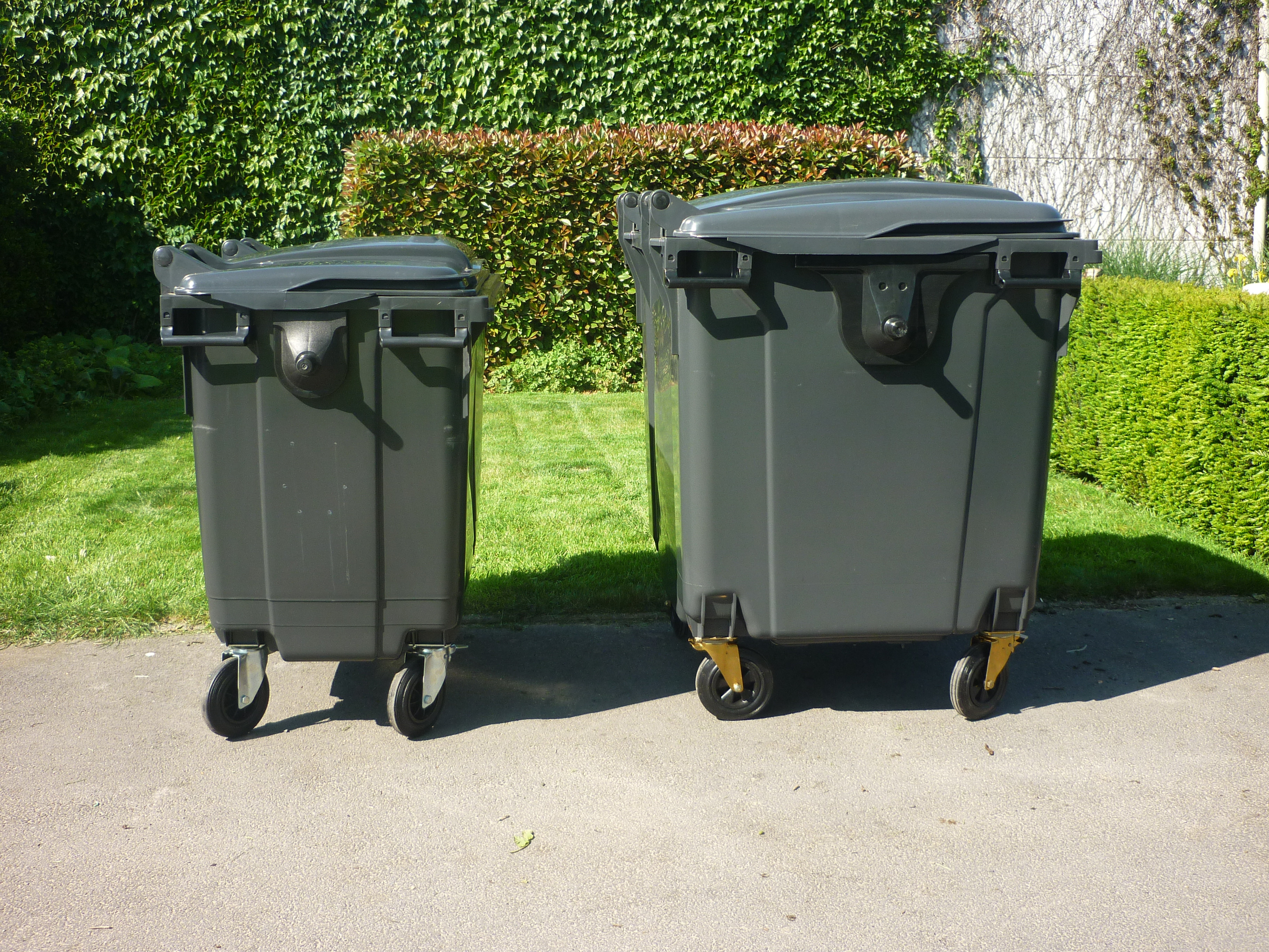 Rolcontainer 660L vs 1100L zijkant