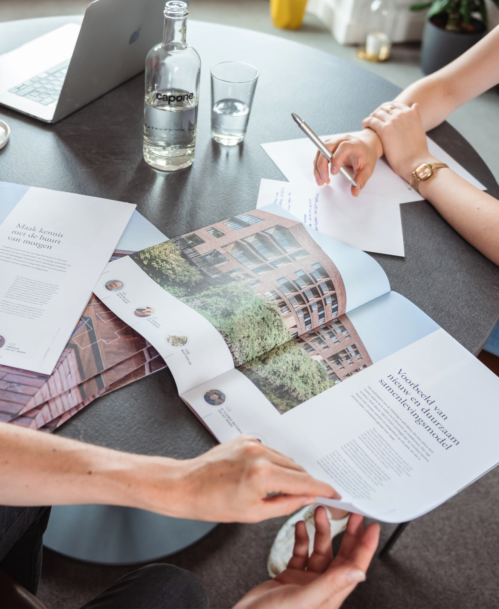Sterke bedrijfsmagazines creëren, van A tot Z, da's wat communicatiebureau Capone doet.