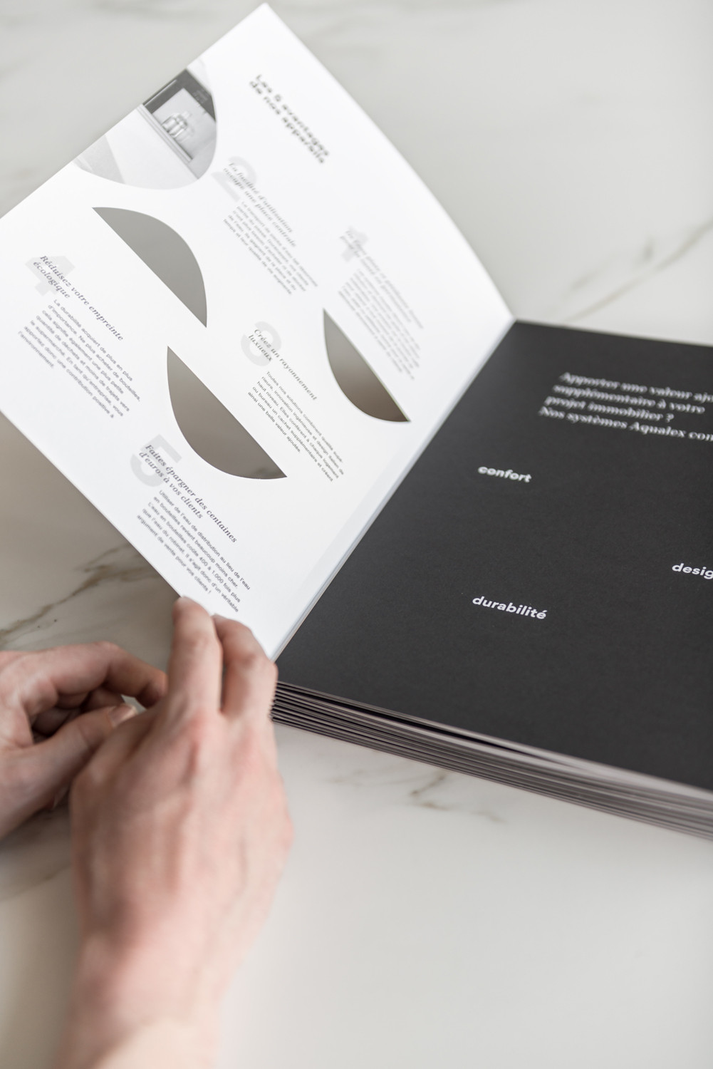 Voor Aqualex creëerden we deze stijlvolle b2b-brochure
