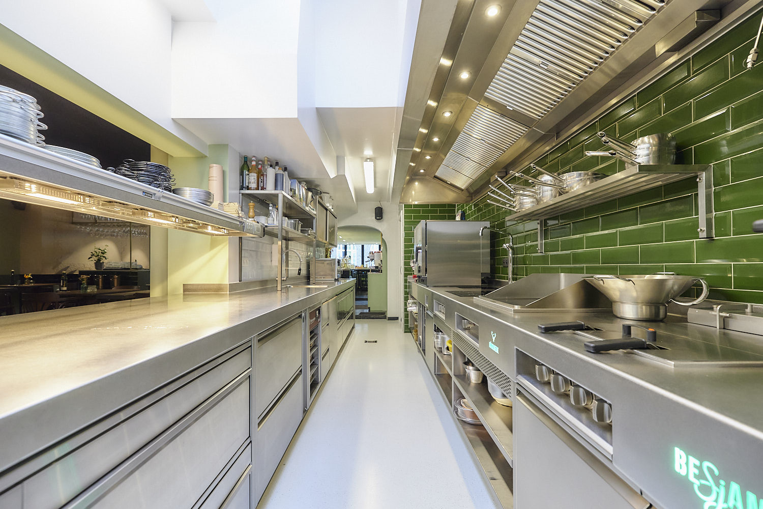 Besjamel Gastropub Roeselare Van ontwerp tot realisatie kon de bouwheer rekenen op onze expertise en vakmanschap wat...