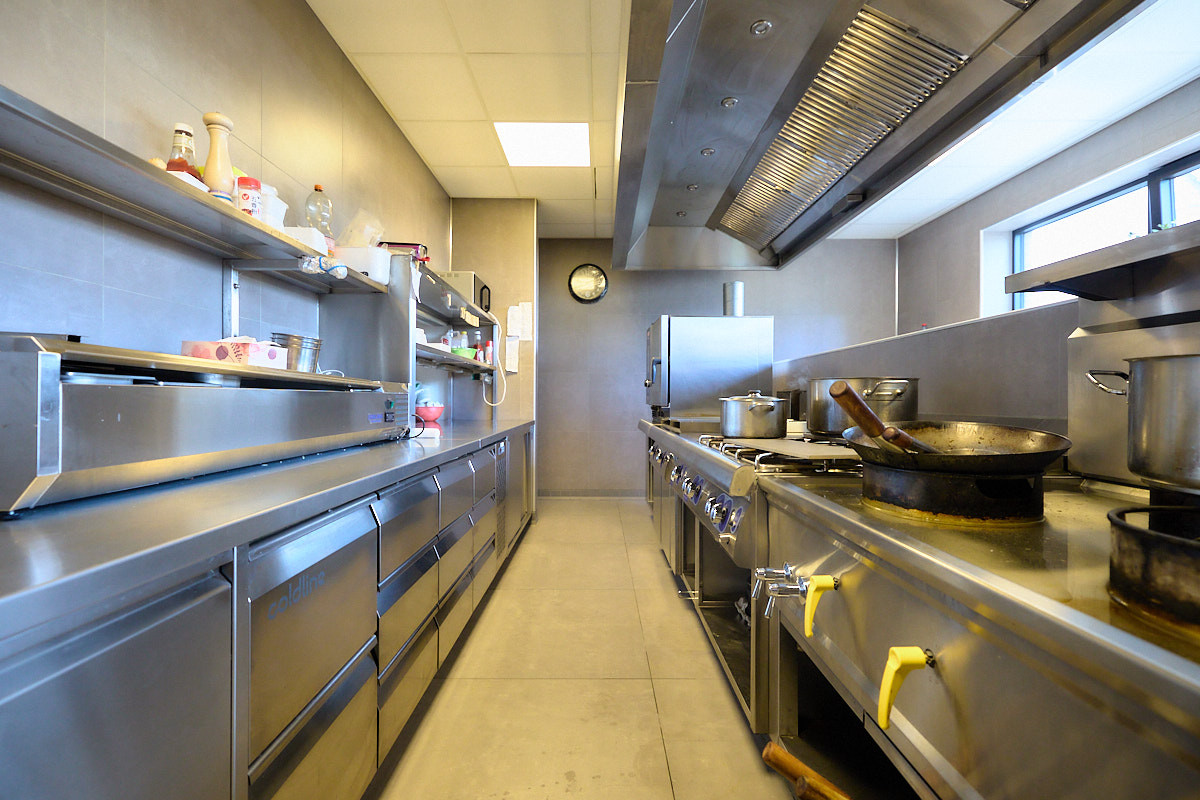 Chen's Kitchen Waregem Realisatie van het gloednieuwe Chen’s keuken Waregem. Genieten van authentieke, vers bereide,...