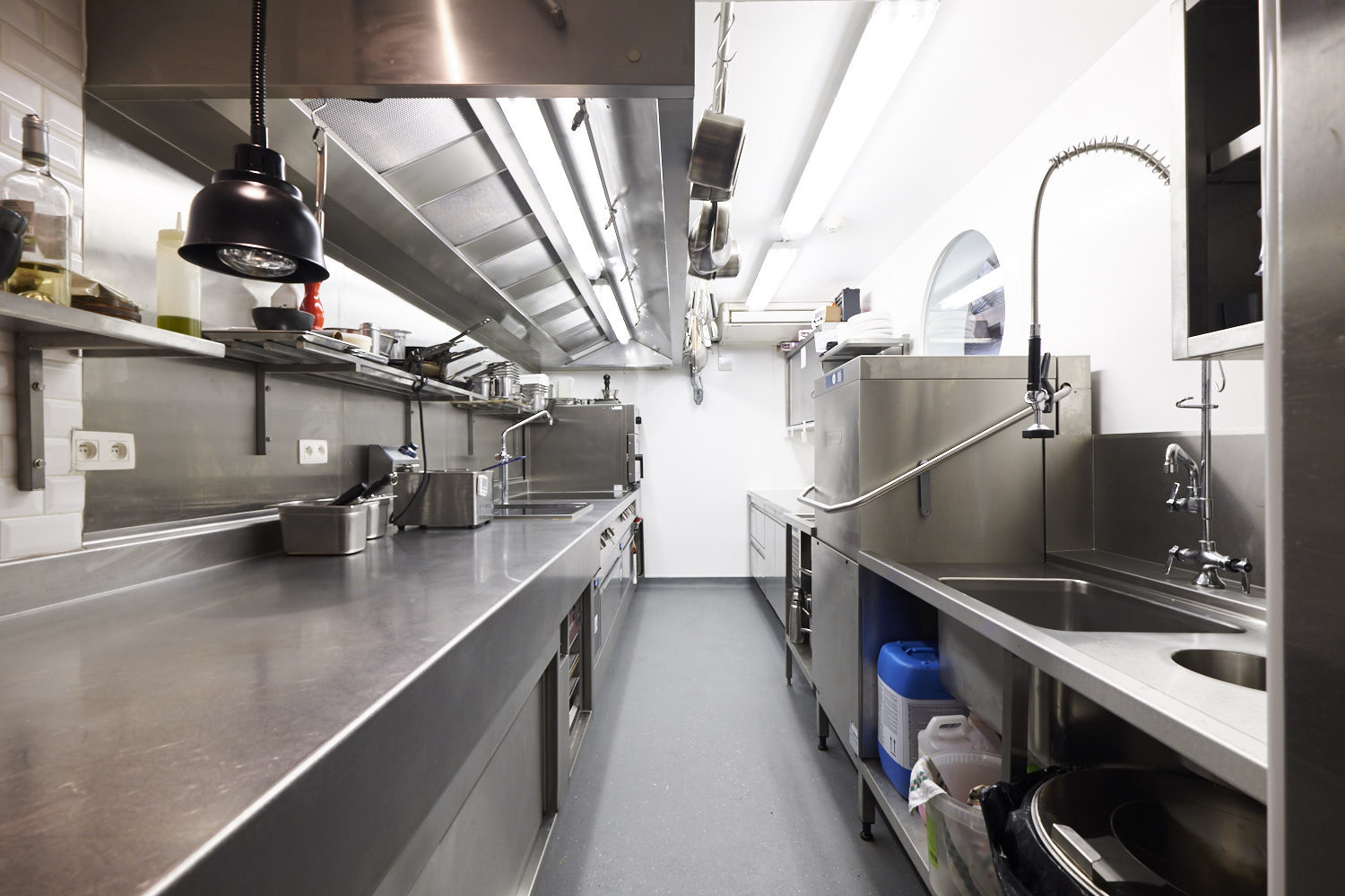Realisatie Zarza Leuven. High-end keuken met eigen maatwerk CDC Inductiefornuis van 5.5m...