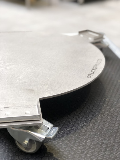RVS onderstel Berkel flywheel Ø480/610mm AISI 304 5mm RVS AISI 304 5mm plaat met positionering profiel tbv de poten voorzien van 3 zwenkwielen met...