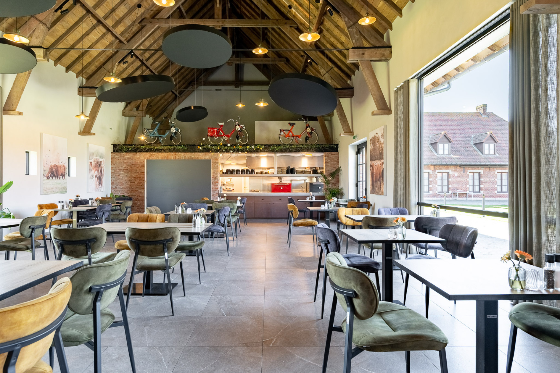 Fermoed Moorslede Realisatie bij FERMOED in Moorslede.
Voor het fine-dining grillrestaurant van Andres en...