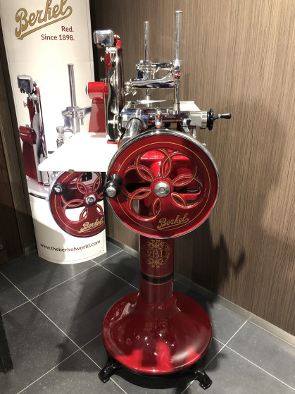 Berkel P15 inclusief voet Catalogusprijs januari 2025 excl. btw Prijs af fabriek. Op basis van afhaling. Exclusief...