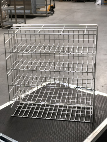 Gecoat glazenrek Hobart 5 rijen Mand 500 x 500 -5 hellende rijen van 98mm breed