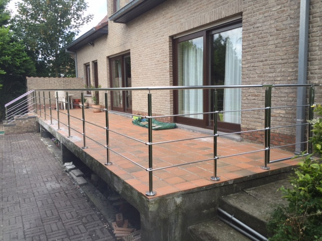 Wij maken het allemaal … in roestvrij staal ! Particulier maatwerkproject terrasleuning met...