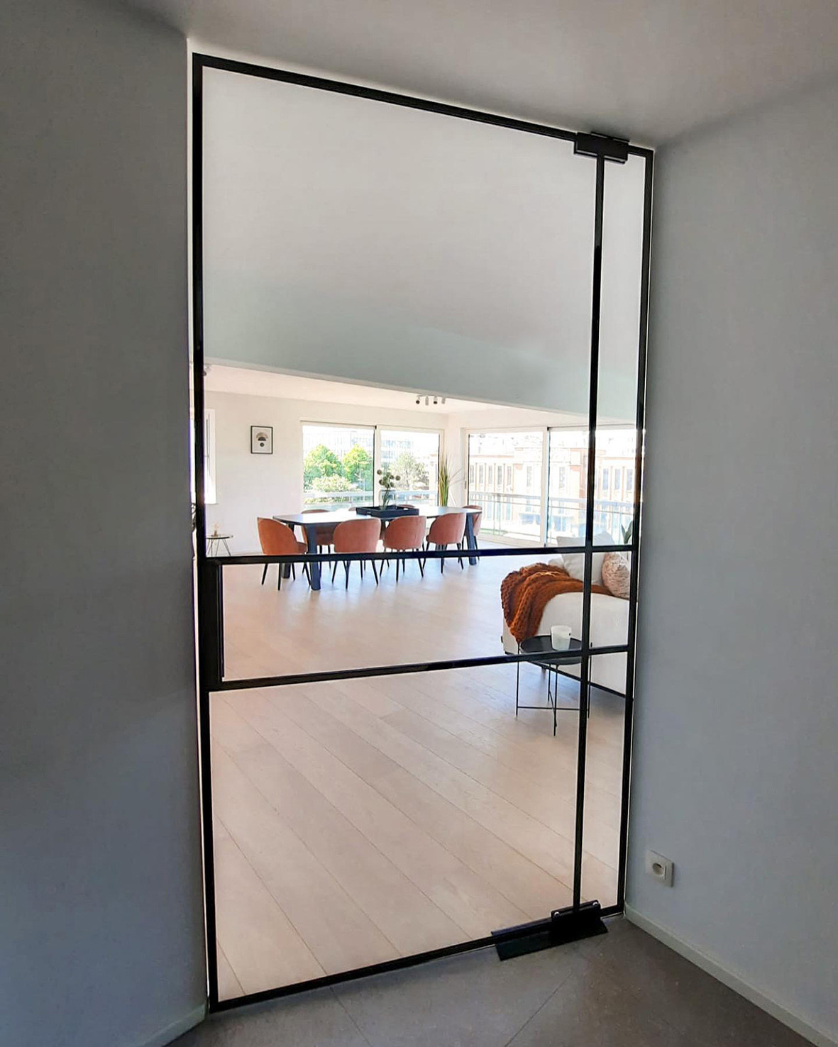 Steellook schuifdeur voor jouw living, industriële schuifdeur in glas.