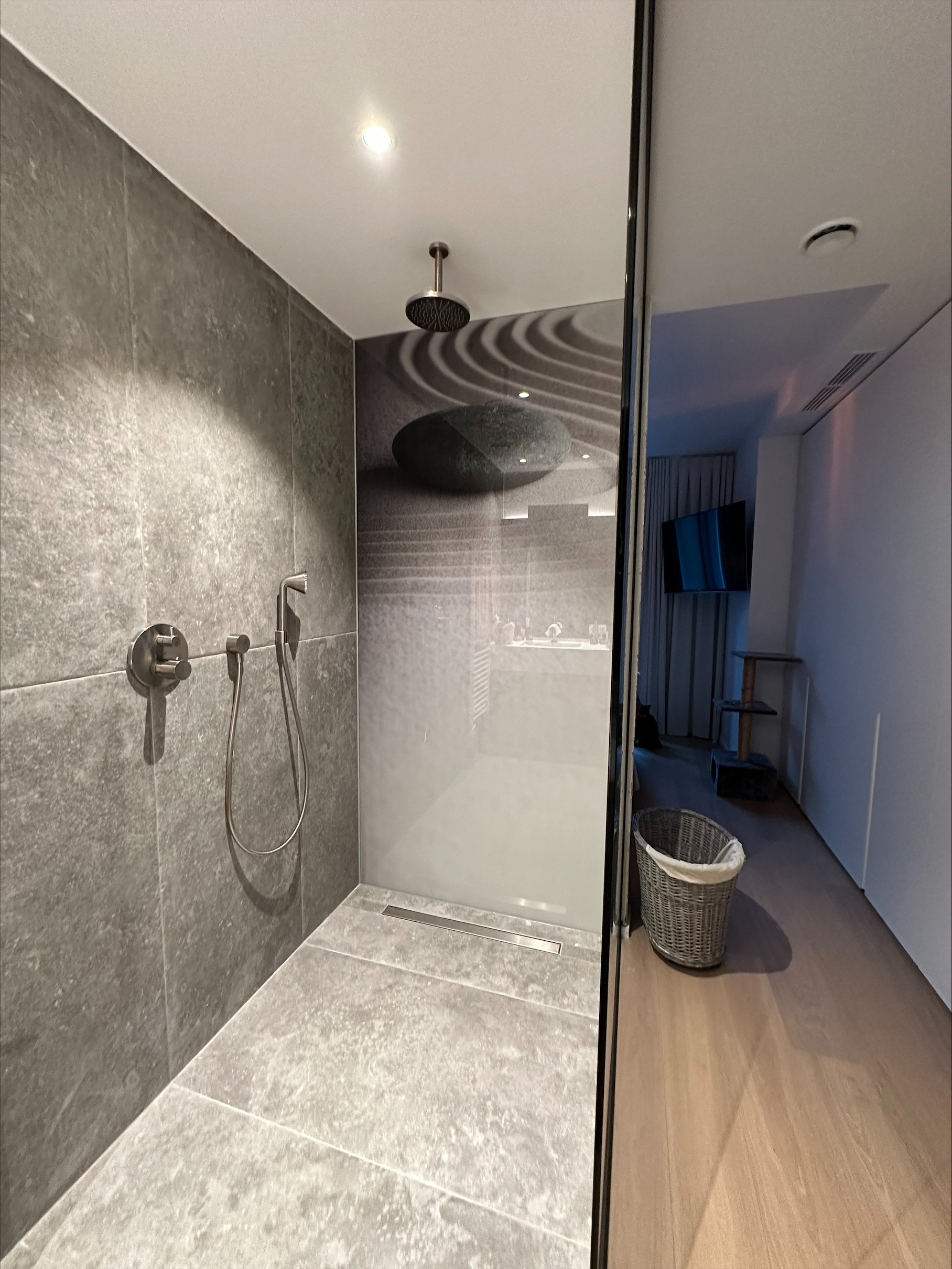 Ontdek minimalistische oplossingen op maat die comfort en design perfect combineren.