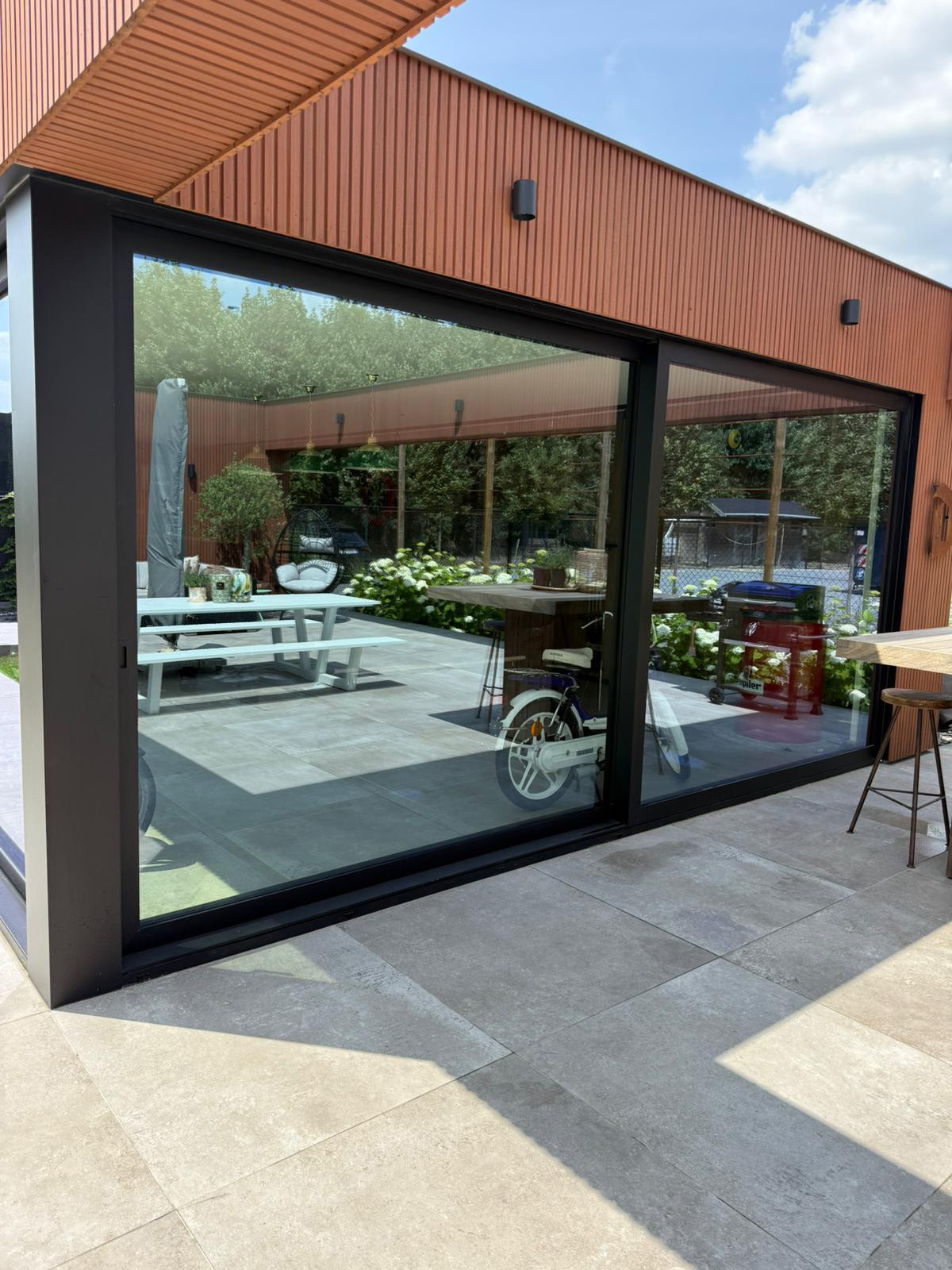 Thermisch isolerend glas voor comfort in elk seizoen.