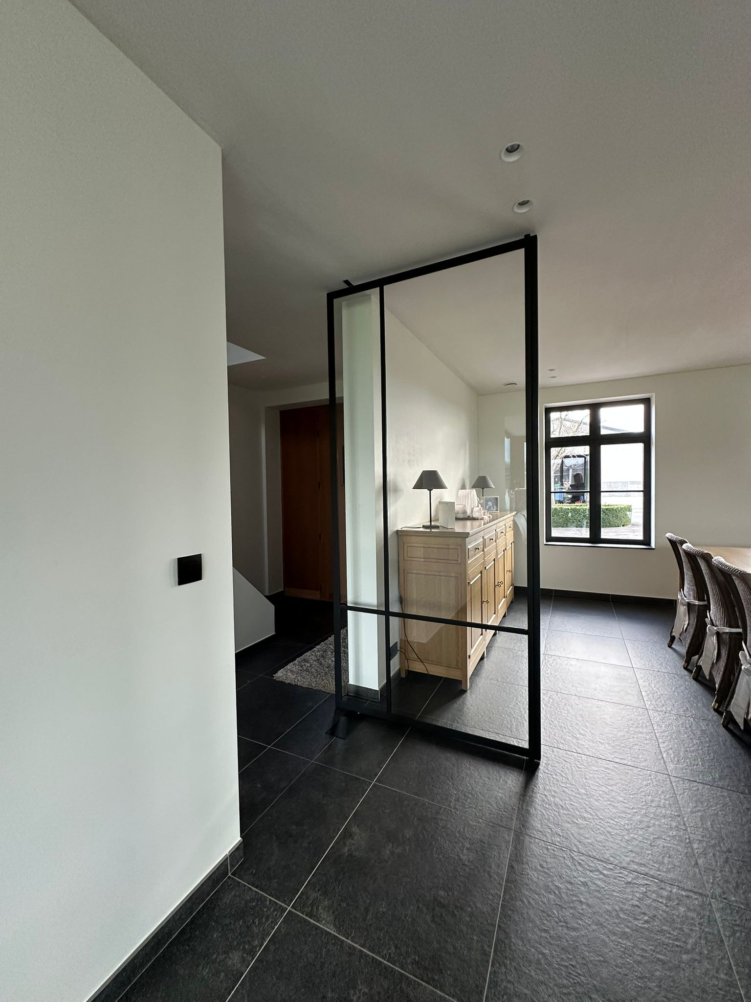 Steellookdeur in een landelijke woning