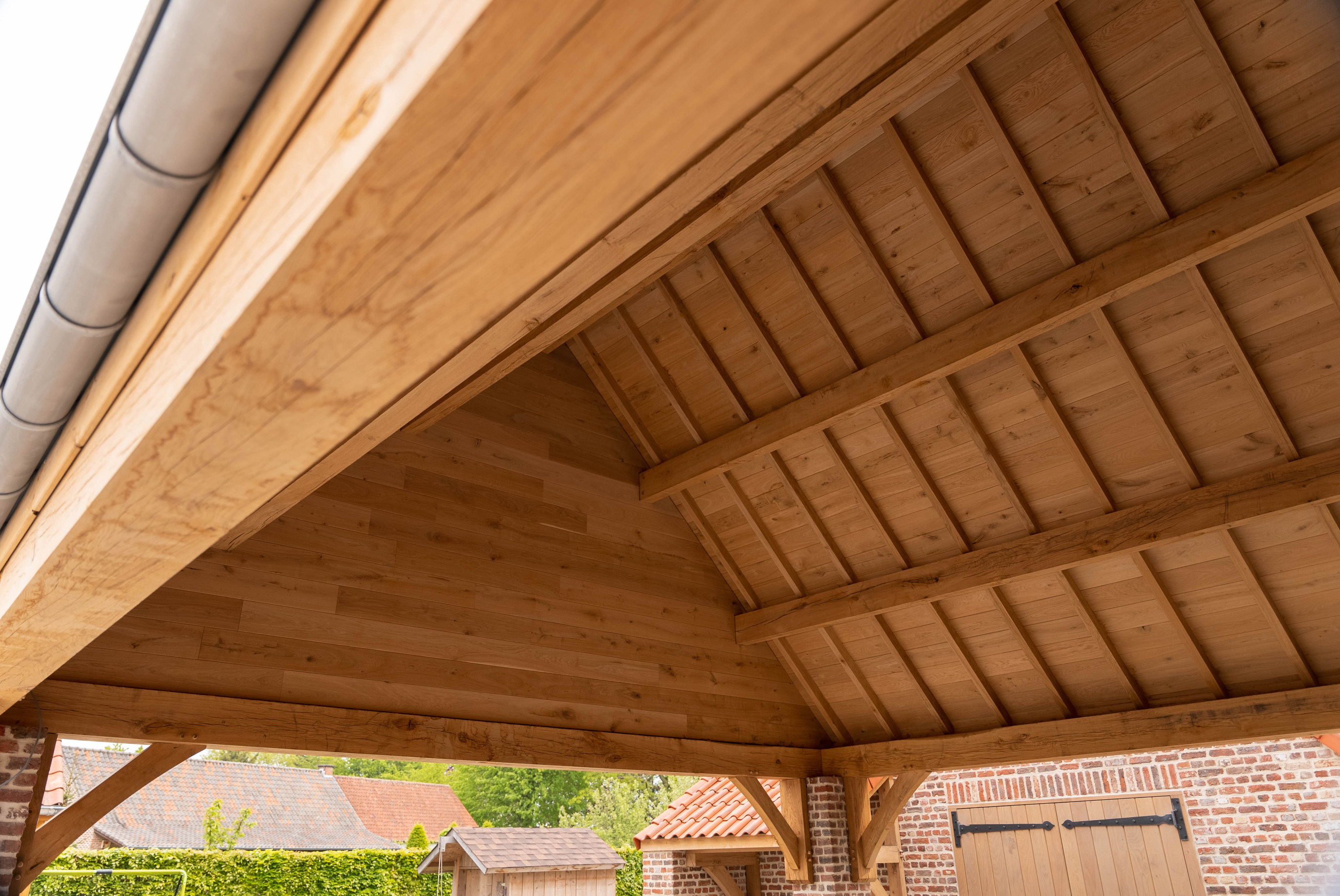 Aanbouw carport in eik - dakstructuur