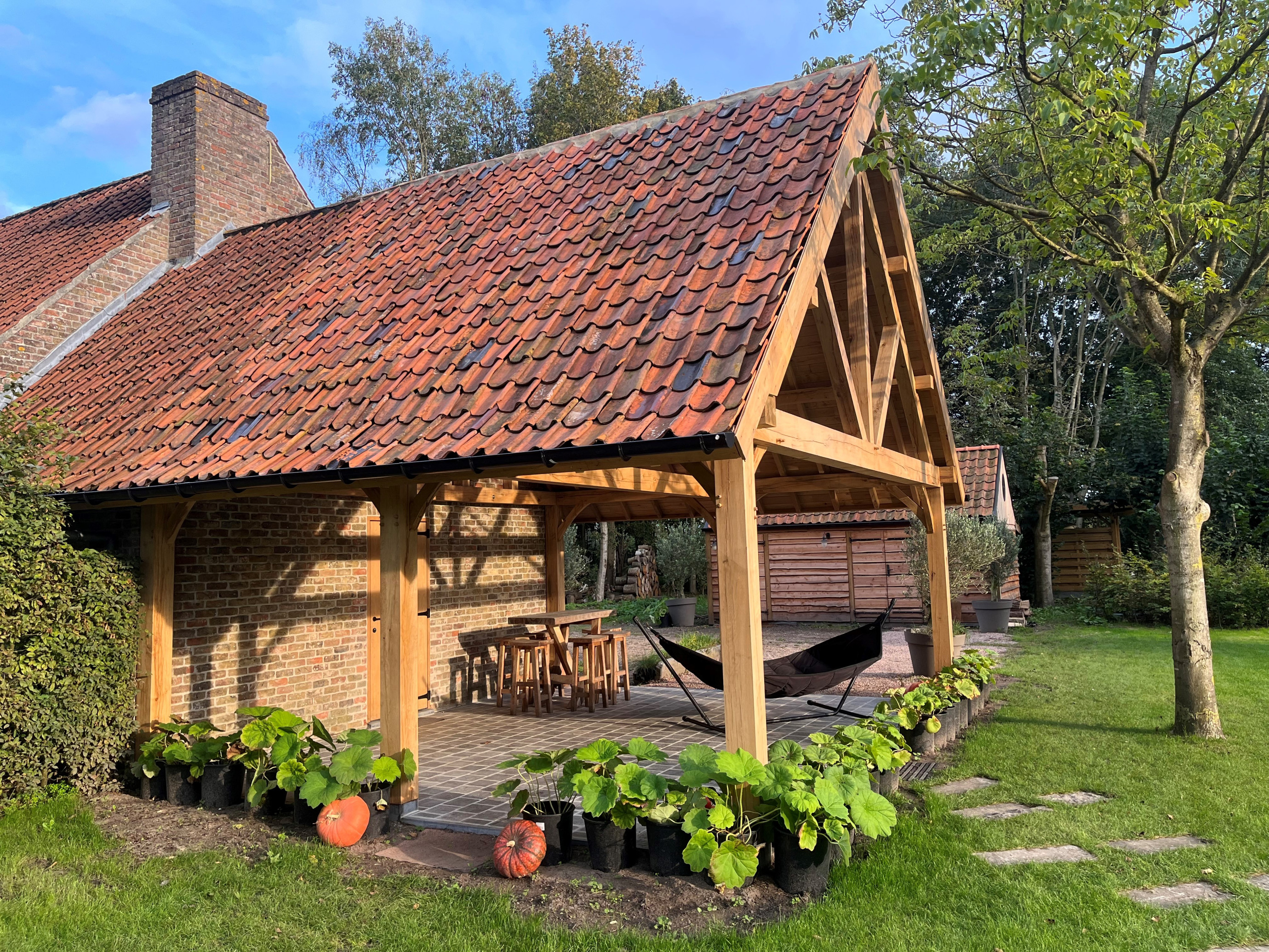 Eiken bijgebouw - overdekt terras