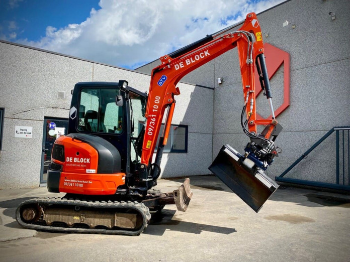1454 - Minigraver 3,5t met tiltrotator 1