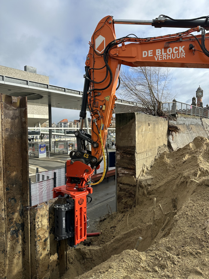 1455 - Movax side grip trilblok SG80-VA met Doosan DX340 De Block Verhuur 2