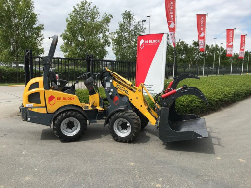 Wiellader 2.5t met klauwenbak 2