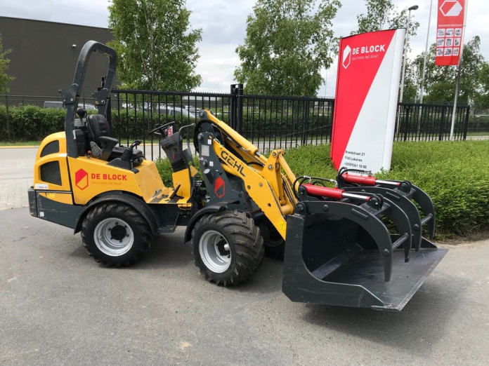 Wiellader 2.5t met klauwenbak 4