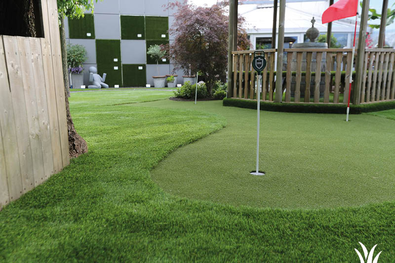 Grasmeester kunstgras geschikt voor sport - golf Grasmeester kunstgras geschikt voor sport - golf