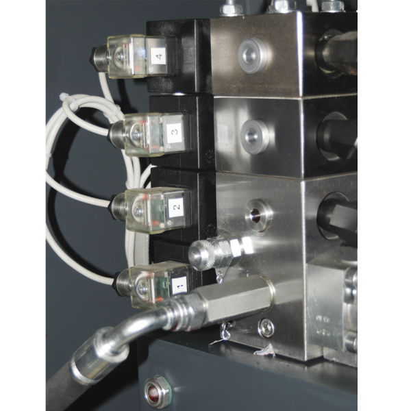 AUTOMAX MULTITEST Computerized Control Console8