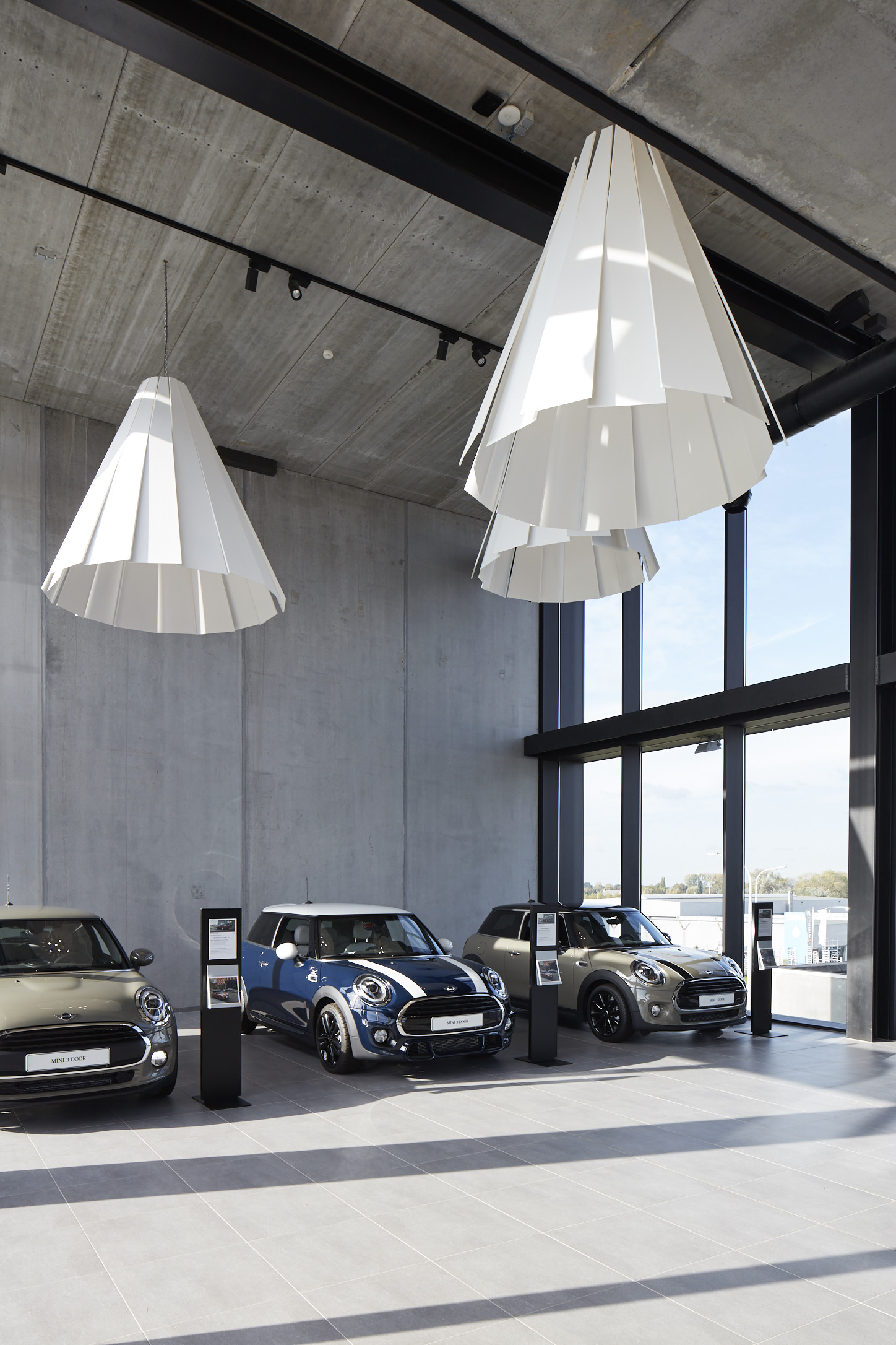Roeselare : BMW – MINI Dejonckheere