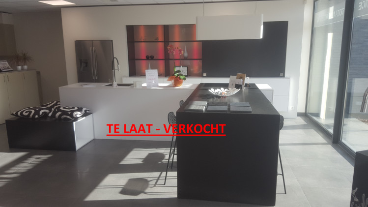 FOTO EXPO 3 - VERKOCHT