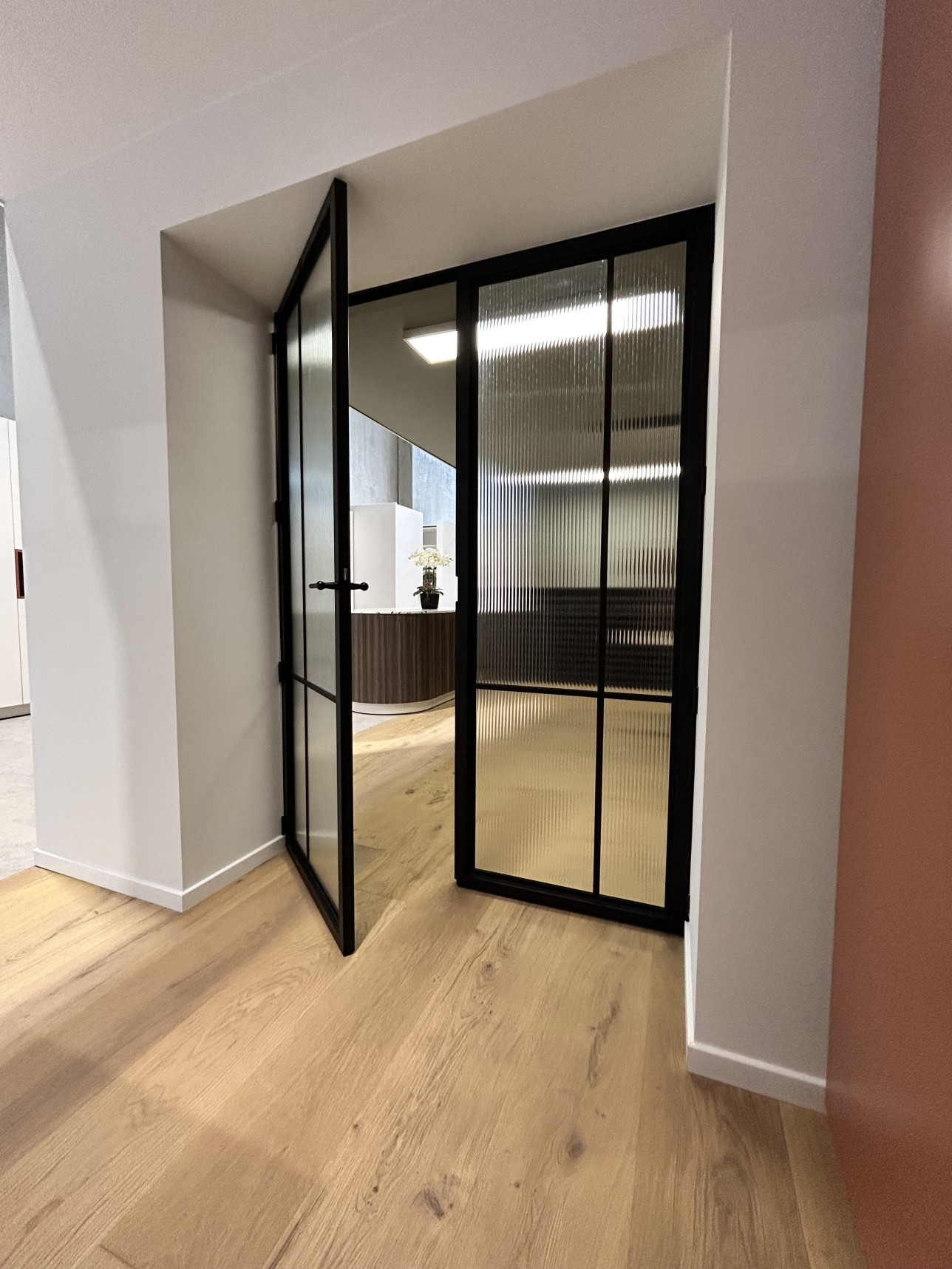 Toonzaalmodel Steelit deur met flute glas