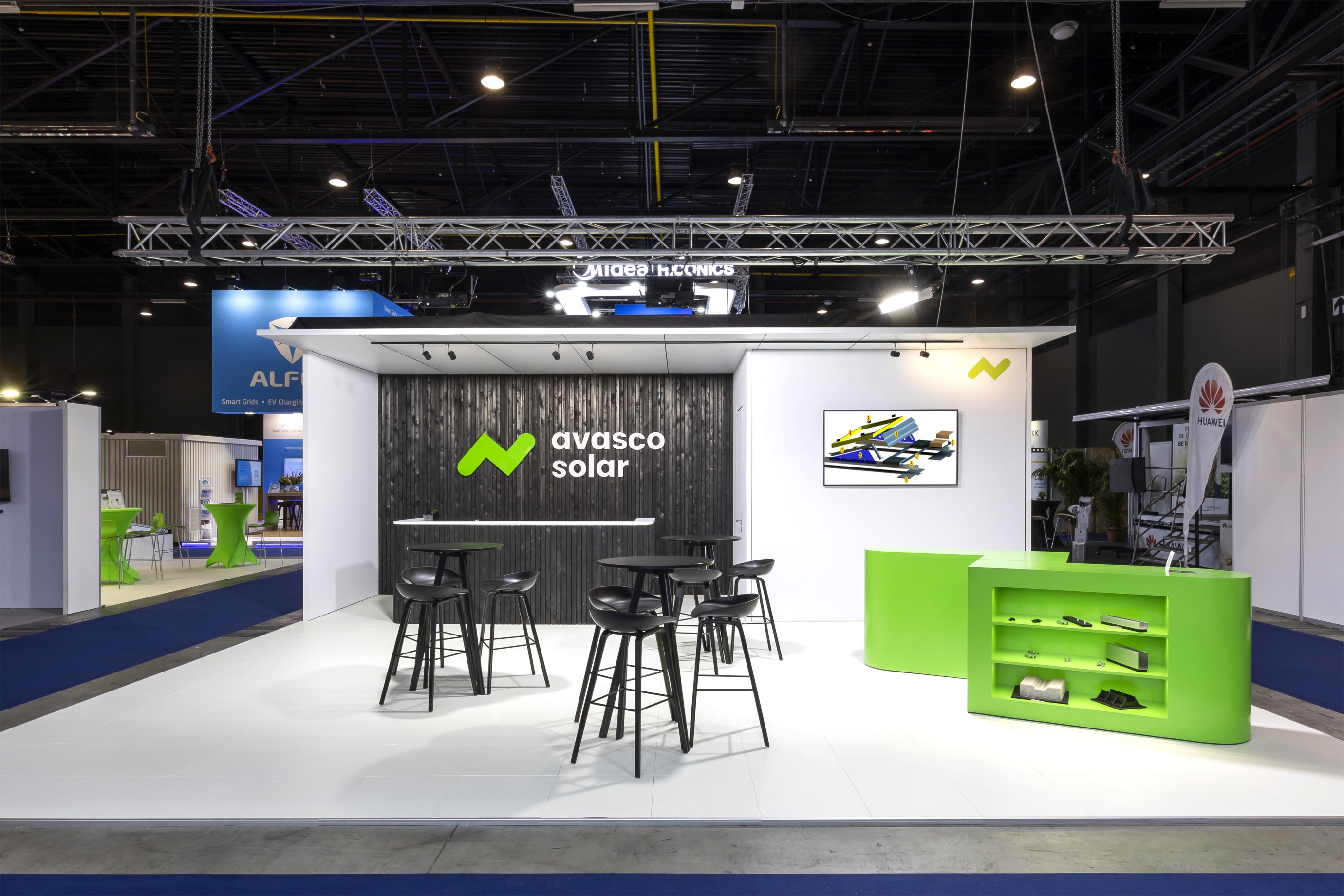 Avasco Solar Voor Avasco Solar realiseerde Travelexpo een maatwerk beursstand op Solar Solutions. De stand werd ontworpen met een sterke focus op zonne-energie en duurzame technologie. Dankzij een technische en overzichtelijke opbouw konden de systemen en oplossingen duidelijk en professioneel gepresenteerd worden op de beursvloer.