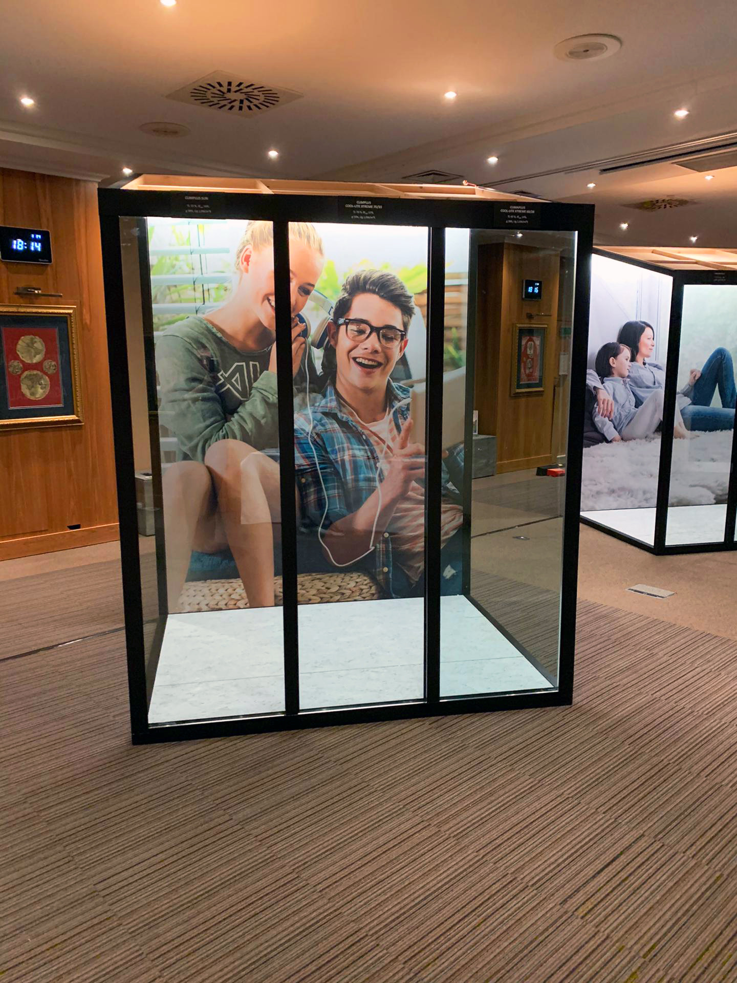 Saint-Gobain Building Glass Voor Saint-Gobain Building Glass ontwierp Travelexpo een moderne beursstand op Polyclose. Transparantie, licht en hoogwaardige afwerking stonden centraal in het ontwerp, waardoor de innovatieve glasoplossingen optimaal tot hun recht kwamen.