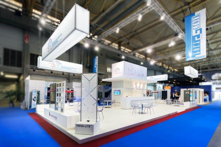 Saint-Gobain Building Glass Voor Saint-Gobain Building Glass ontwierp Travelexpo een moderne beursstand op Polyclose. Transparantie, licht en hoogwaardige afwerking stonden centraal in het ontwerp, waardoor de innovatieve glasoplossingen optimaal tot hun recht kwamen.