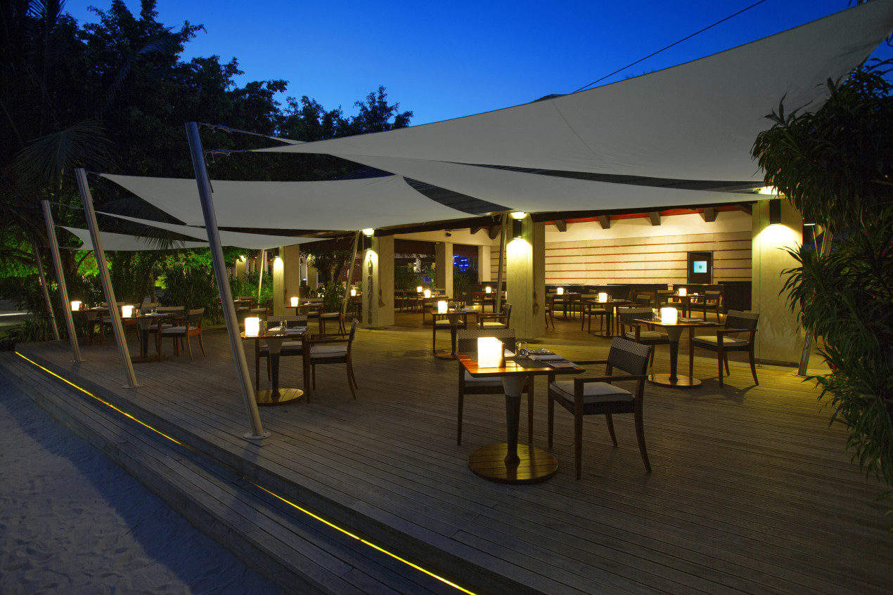 Ingenua schaduwzeilen Maldives Velassaru4HR