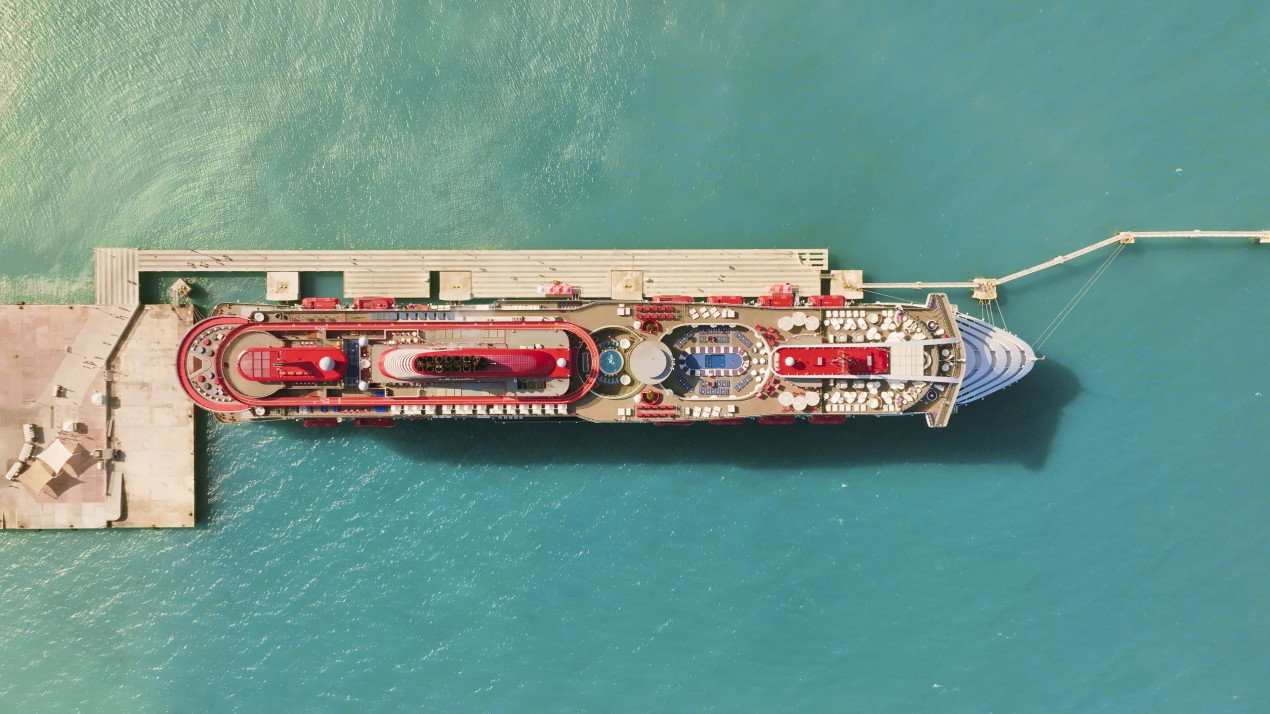 VirginVoyages_Umbrosa_Cruiseship2