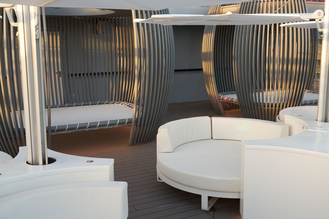 VirginVoyages_Umbrosa_Cruiseship_Spectra2