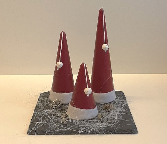 Set kerstmutsen op leisteen