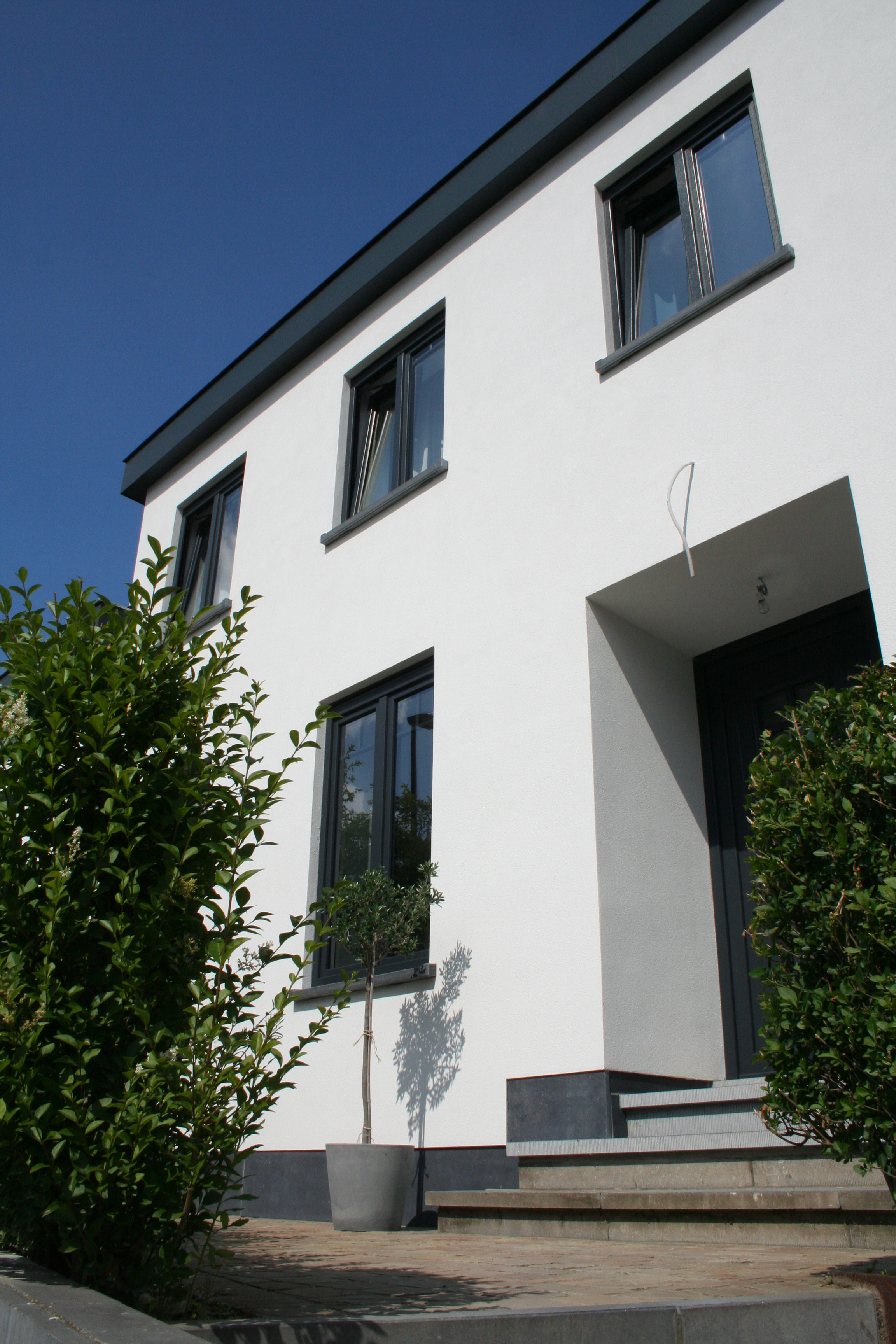 Mooie renovatie_witte sierpleister_silicoonhars_klassieke korrel