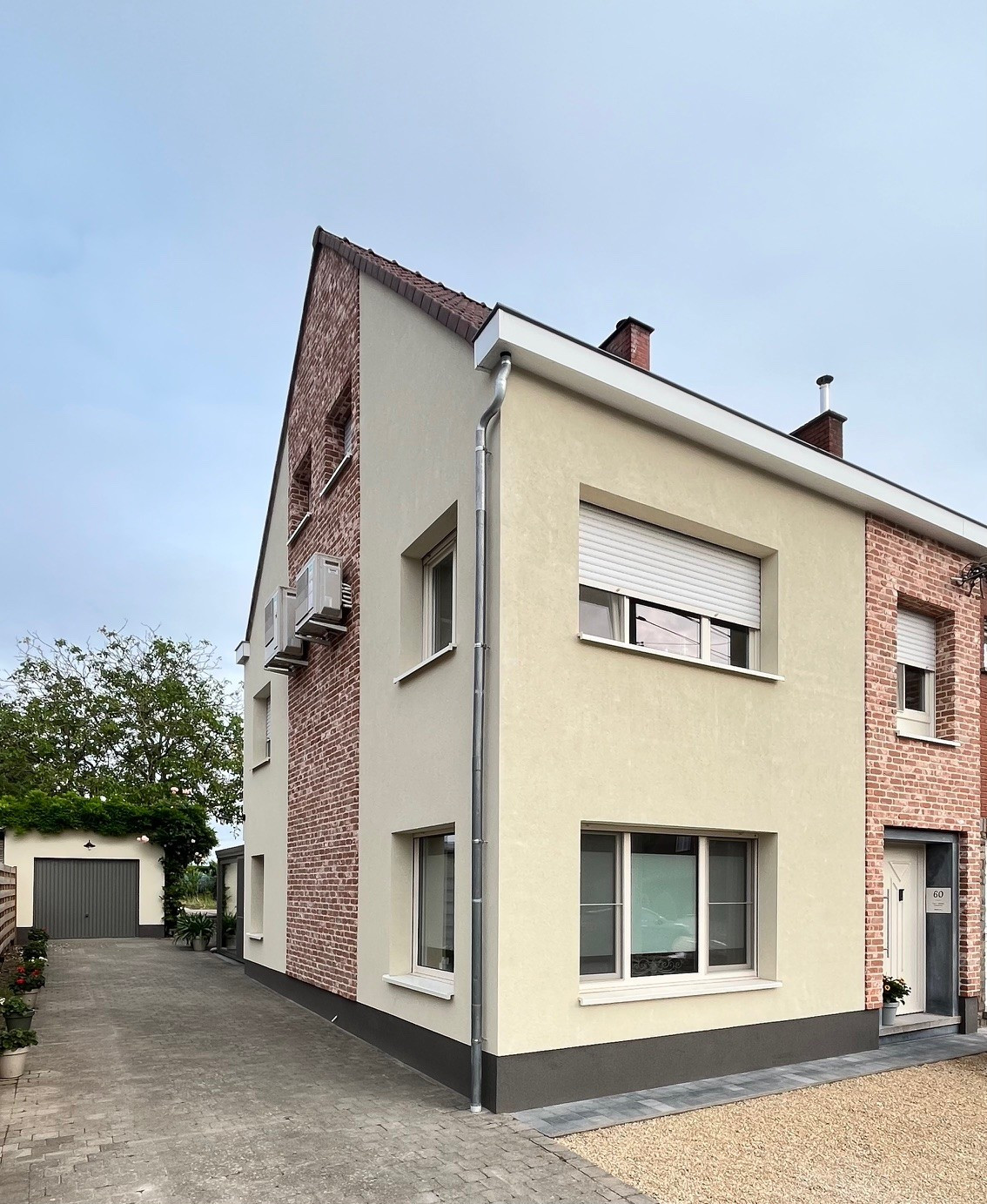 Sierpleister en steenstrippen_renovatie_neopor_02